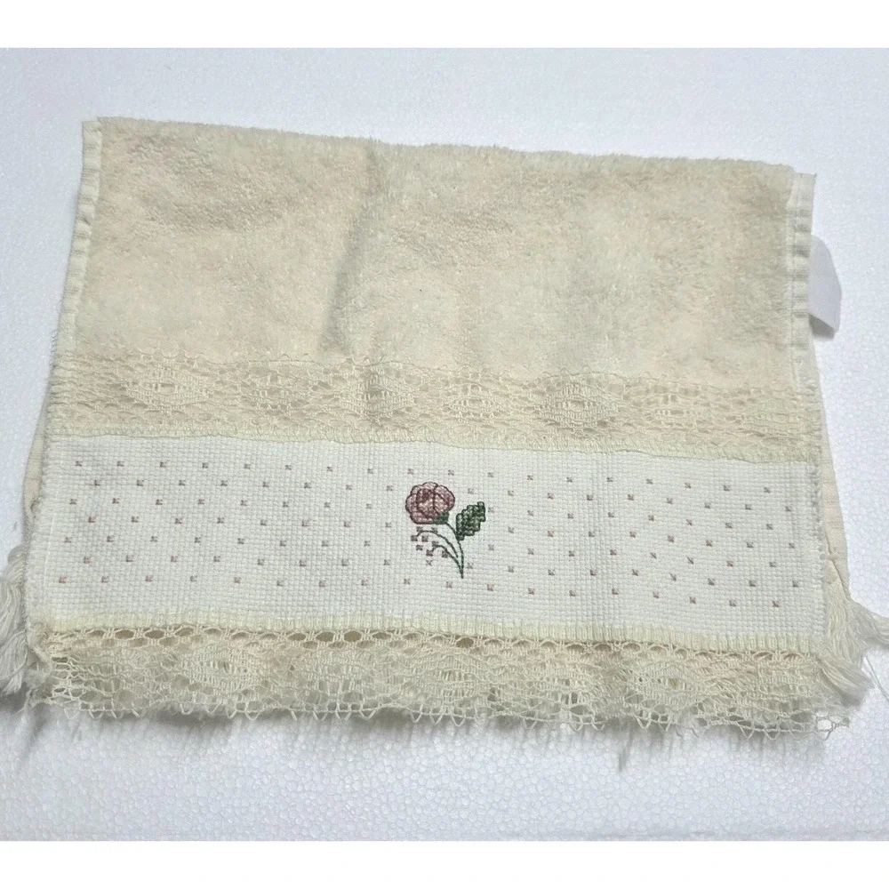 Vtg Cannon Embroidered Floral Hand Towel Beige Cotton Lace Rose 18x11 Decor